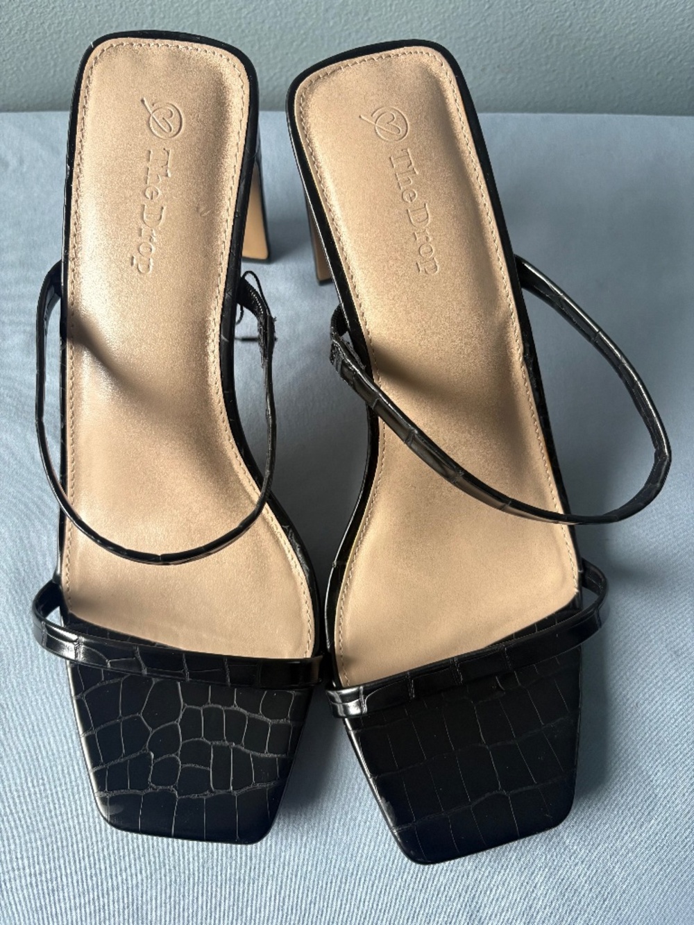 The Drop Avery Black Slide Sandal